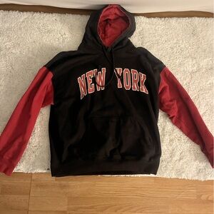 NEW YORK BRANDY MELVILLE SWEATSHIRT